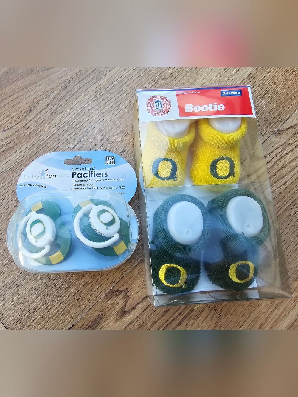 Oregon Duck Baby Bootie and Pacifier Bundle